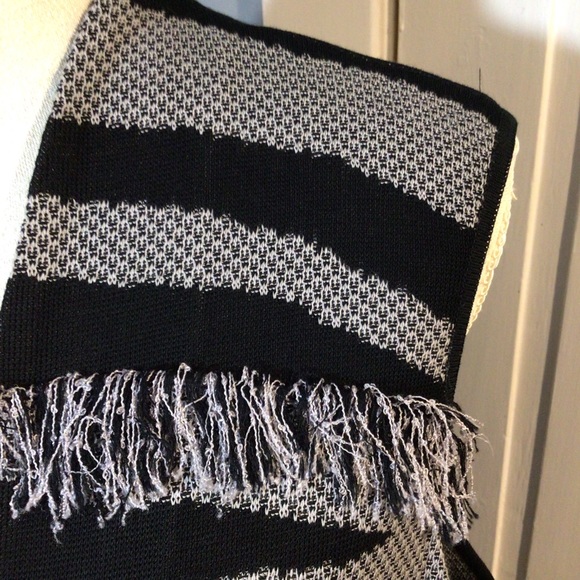 Ming Wang Animal Print Asymmetrical Fringe Vest JT - Picture 5 of 6